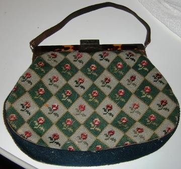 xxM55M Large embroidered Handbag x